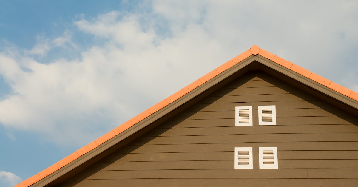 Choosing the Right Solar Panel System for Your UK Roof